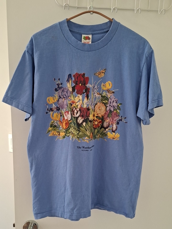 Fruit of the Loom Tops - Blue 100% Cotton Vintage-inspired Floral Print Butchart Gardens T-shirt (Size M)